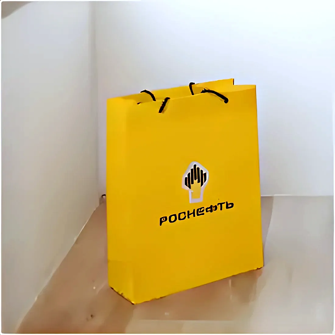 Роснефть: продукция с логотипом